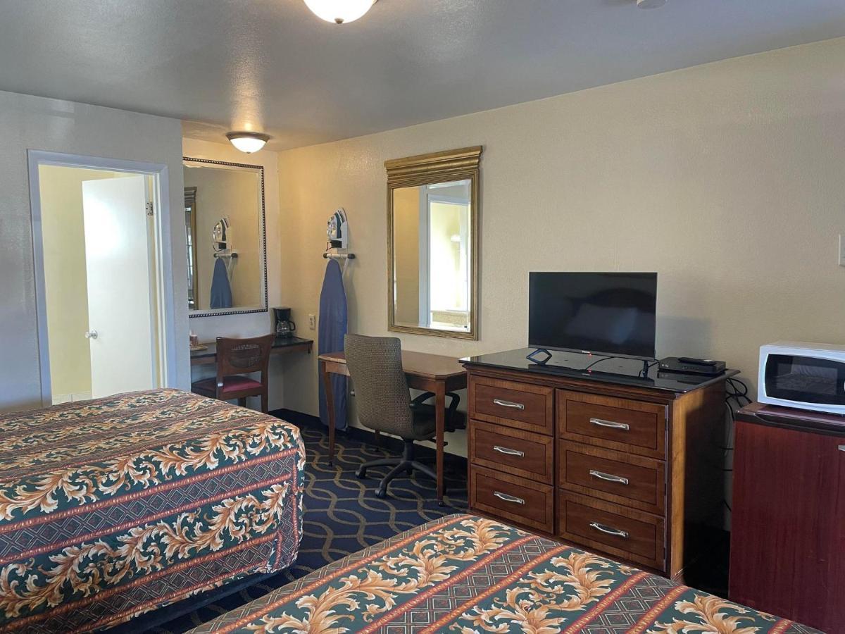 Holiday Motel Oakdale Εξωτερικό φωτογραφία