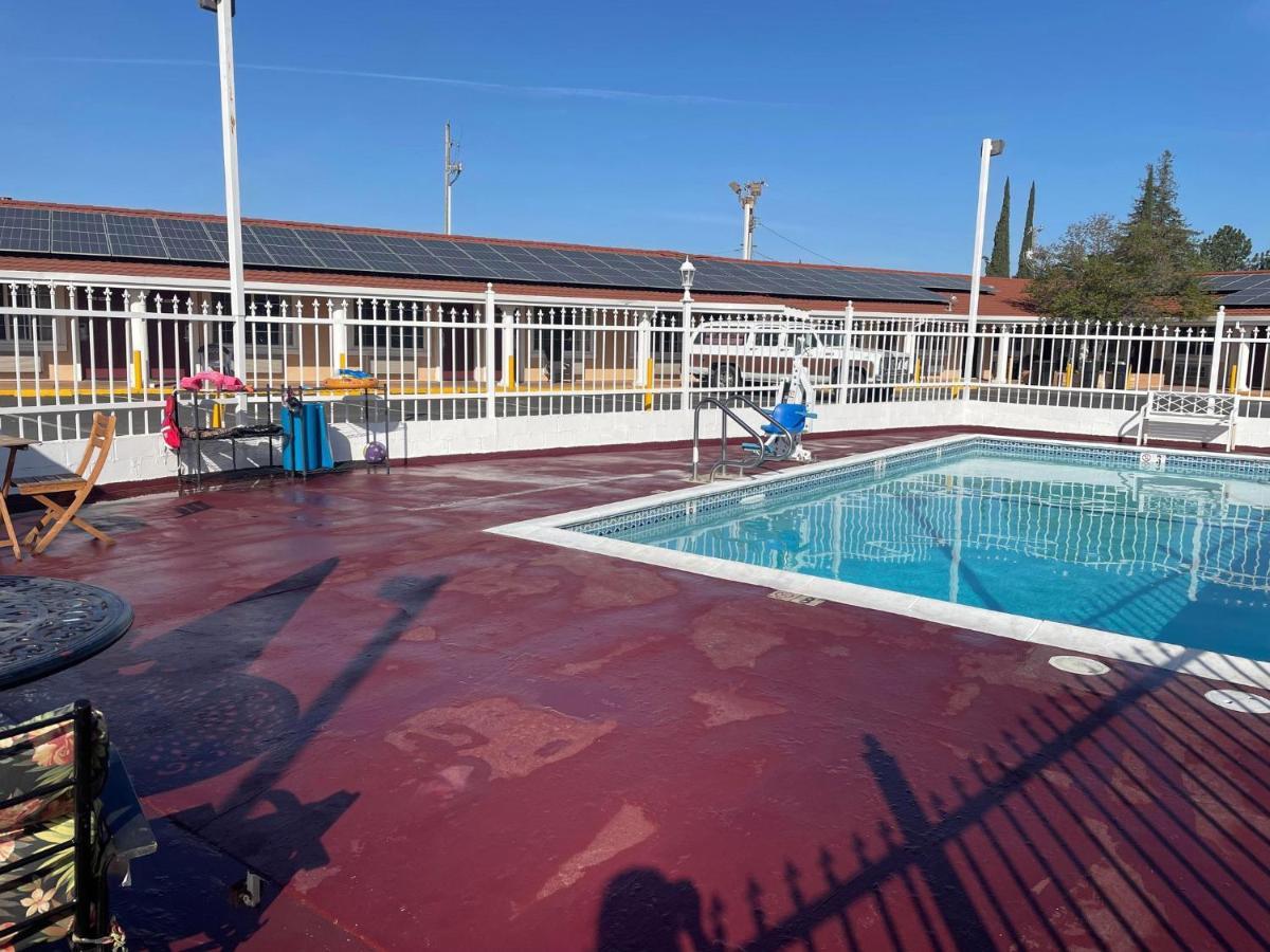 Holiday Motel Oakdale Εξωτερικό φωτογραφία