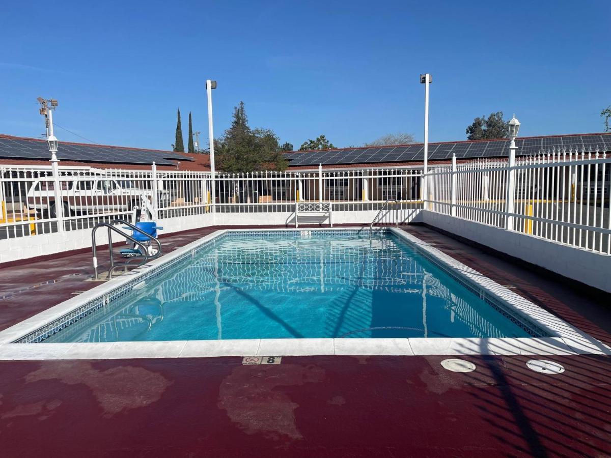Holiday Motel Oakdale Εξωτερικό φωτογραφία
