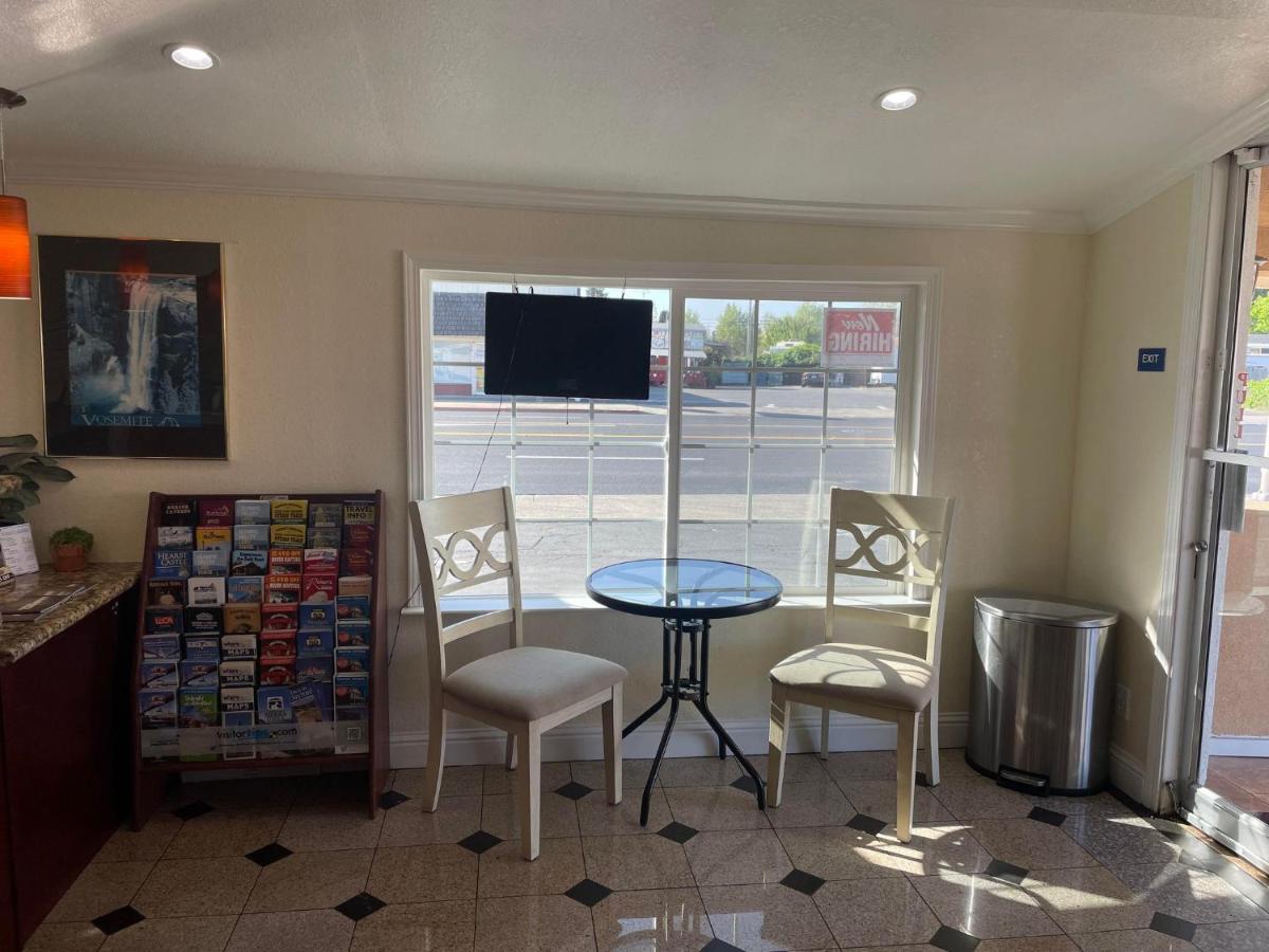 Holiday Motel Oakdale Εξωτερικό φωτογραφία