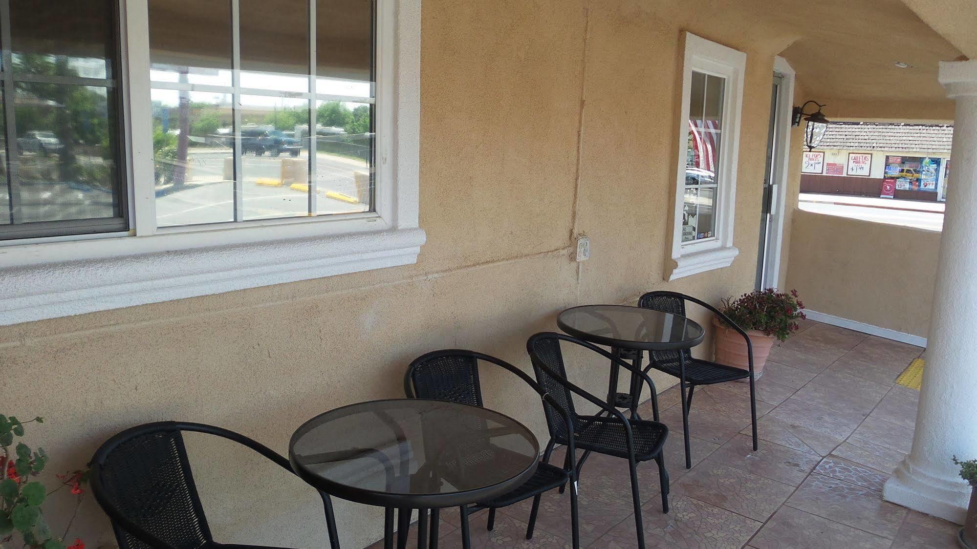 Holiday Motel Oakdale Εξωτερικό φωτογραφία